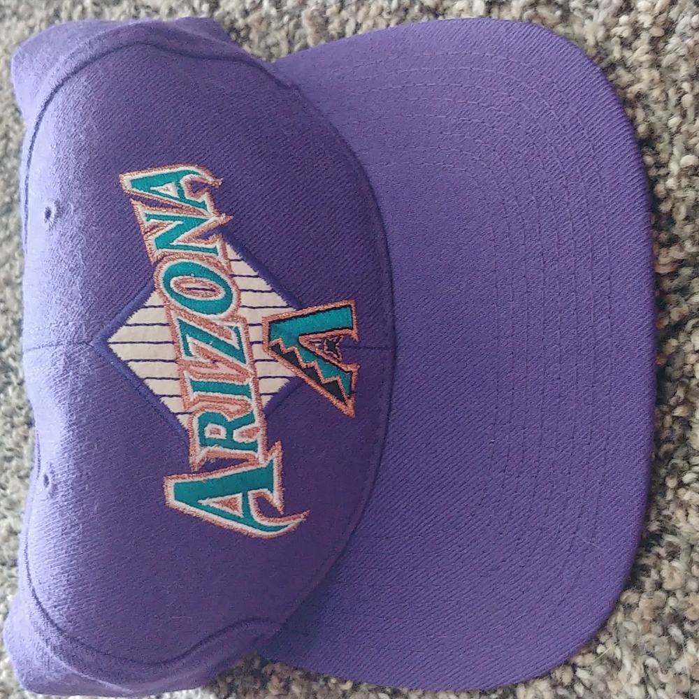 Vintage Arizona Diamondbacks hats